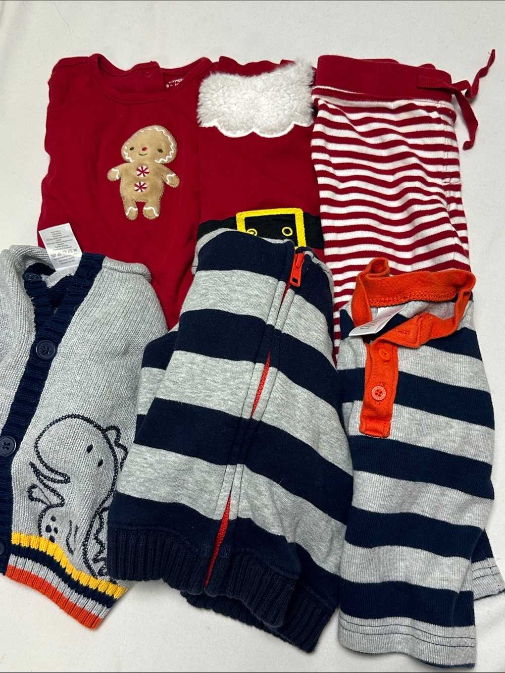 Gymboree 6 to 12 months clothing bundle – Christmas and dinosaurs